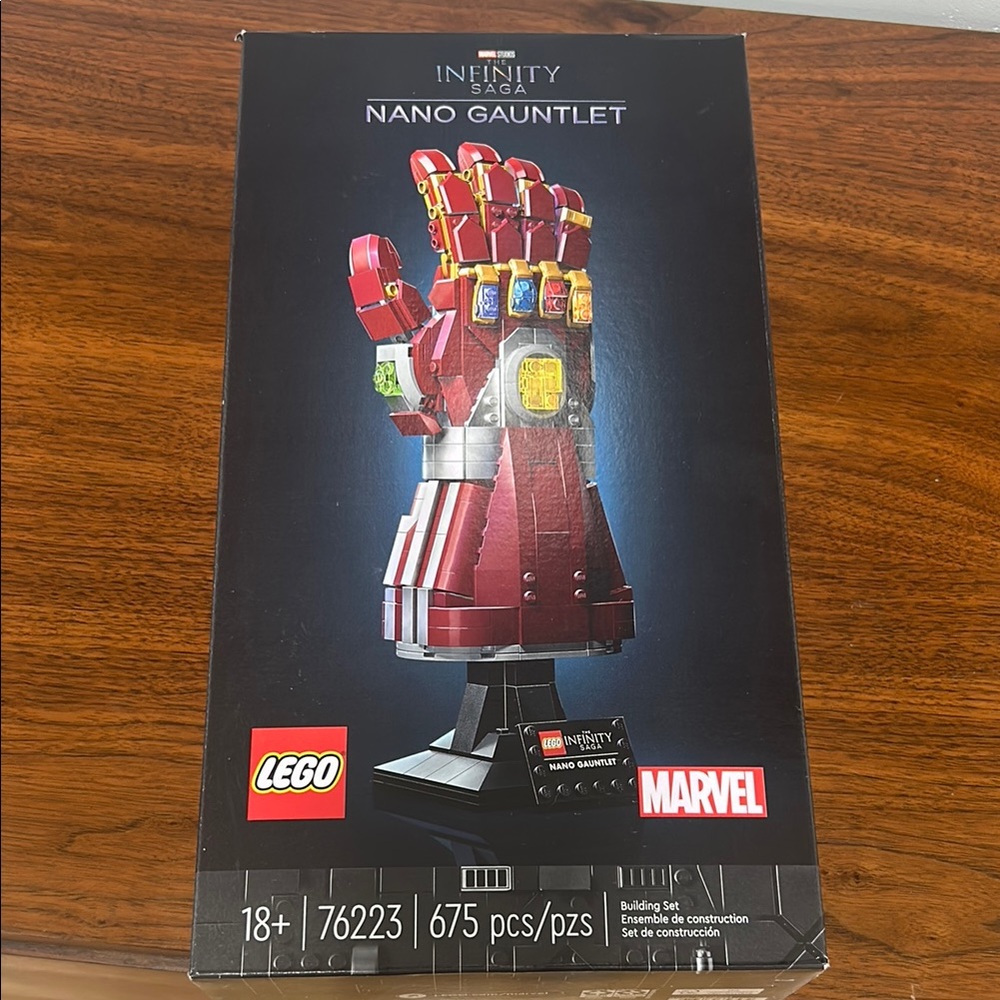 Lego Infinity Saga Nano Gauntlet - Red and Gold